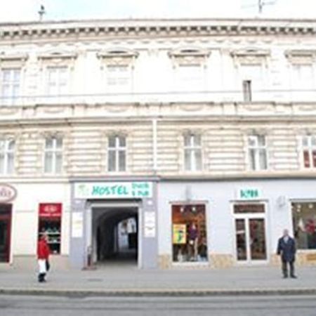 Hyde Park Hostel Bratislava Exterior photo